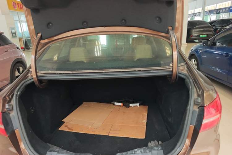 Used Ford Escort 2015 1.5L Automatic Fashion Model Trunk