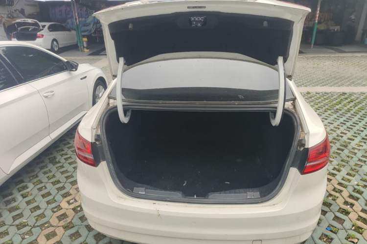 Used Ford Escort 2015 1.5L Automatic Comfort Edition Trunk