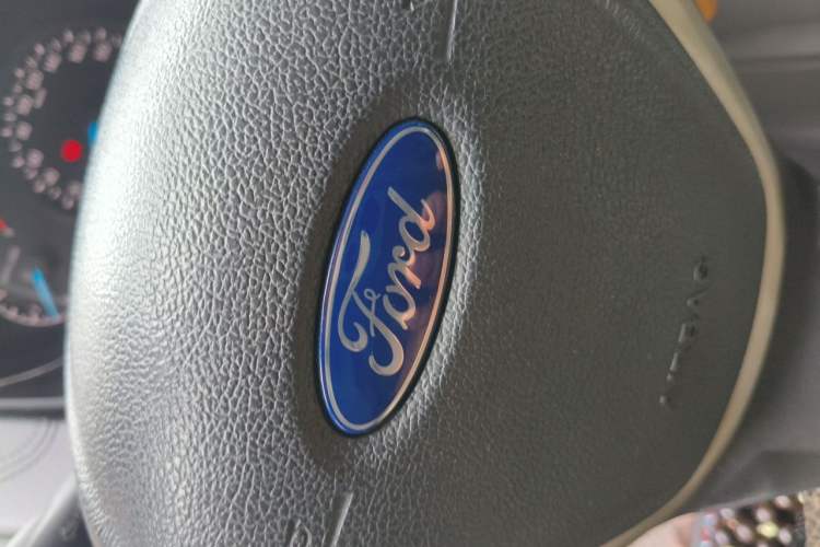 Used Ford Escort 2015 1.5L Automatic Fashion Model Vehicle Key