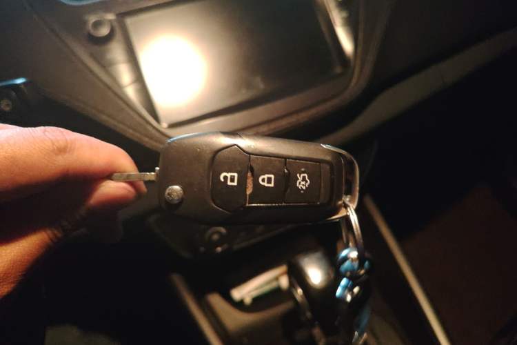 Used Ford Escort 2015 1.5L Automatic Fashion Model Vehicle Key