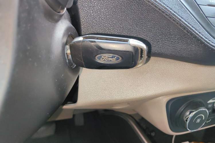 Used Ford Escort 2015 1.5L Automatic Fashion Model Vehicle Key