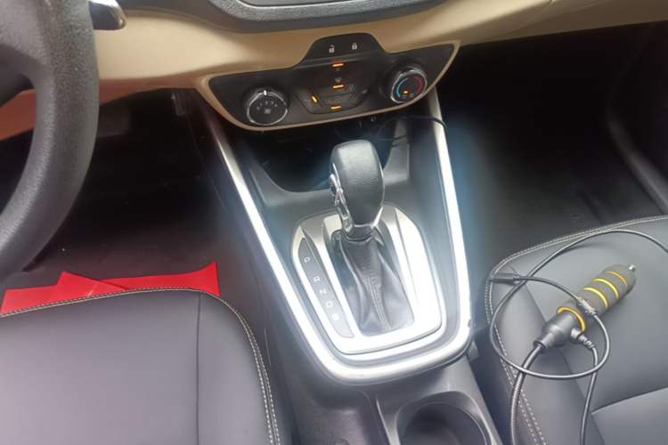 Used Ford Escort 2015 1.5L Automatic Comfort Edition Gear Lever