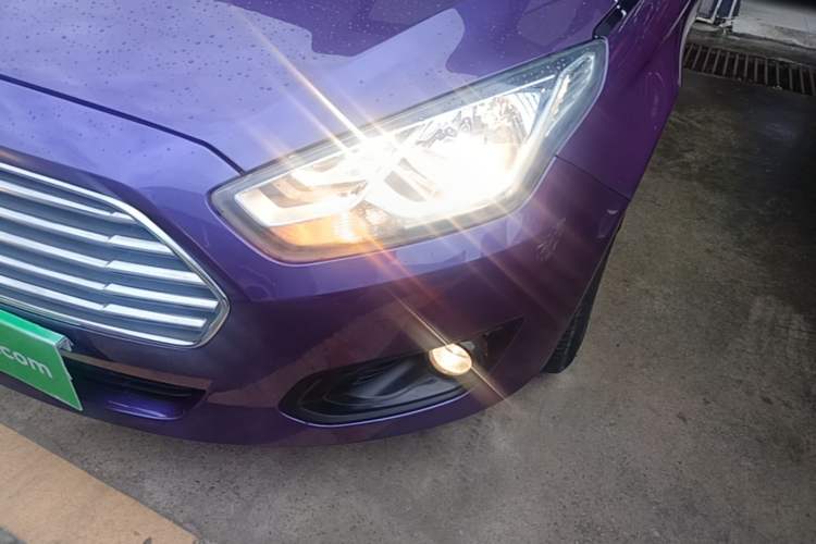 Used Ford Escort 2015 1.5L Automatic Comfort Edition Left Front Headlight