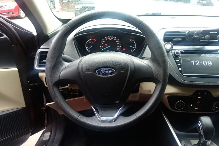 Used Ford Escort 2015 1.5L Automatic Comfort Edition Steering Wheel