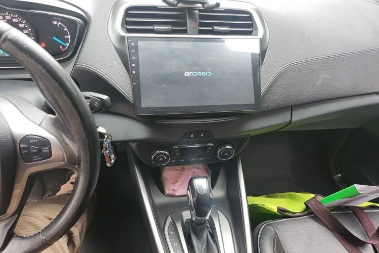Used Ford Escort 2015 1.5L Automatic Fashion Model Audio And AC Panel