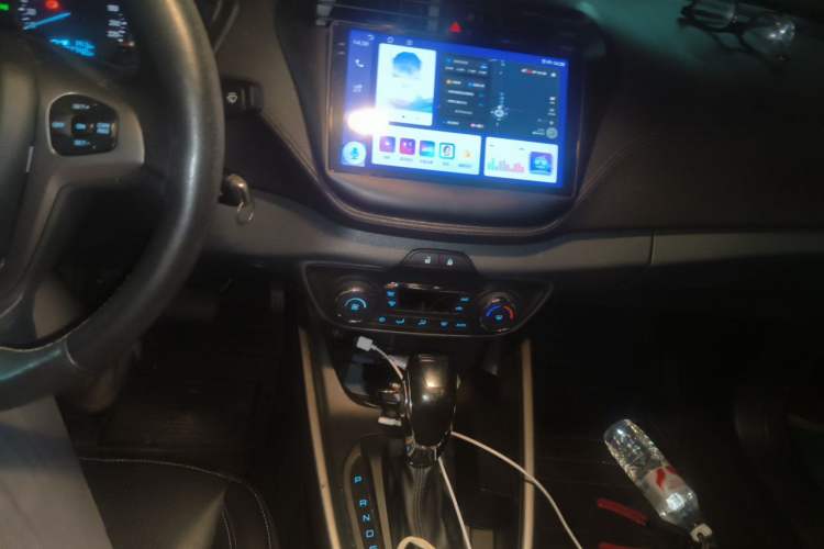 Used Ford Escort 2015 1.5L Automatic Fashion Model Audio And AC Panel