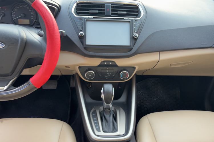 Used Ford Escort 2015 1.5L Automatic Comfort Edition Audio And AC Panel