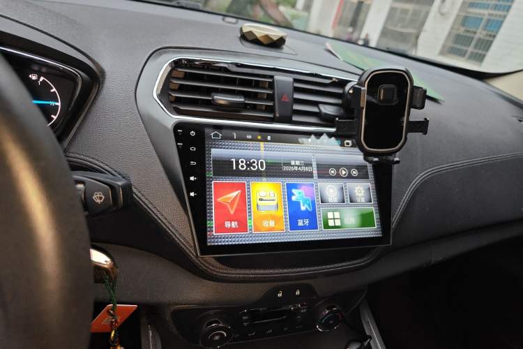 Used Ford Escort 2015 1.5L Automatic Fashion Model Audio And AC Panel