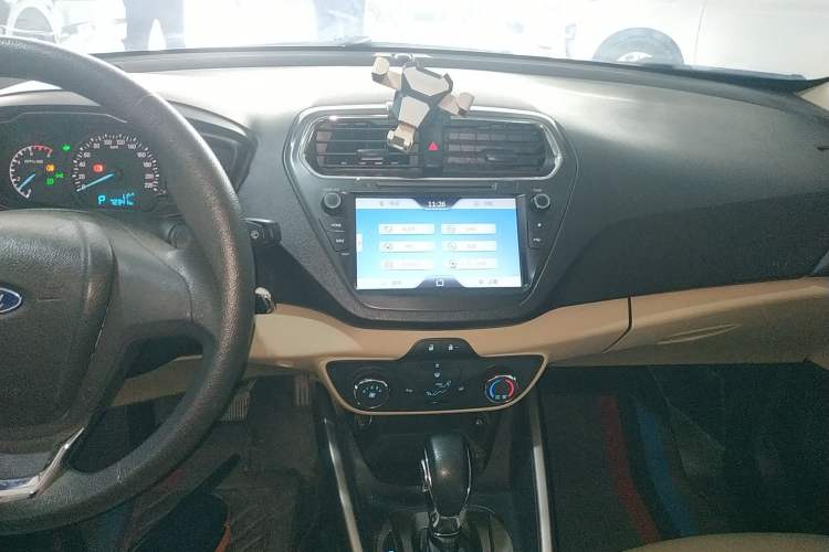 Used Ford Escort 2015 1.5L Automatic Comfort Edition Audio And AC Panel