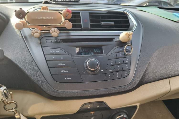 Used Ford Escort 2015 1.5L Automatic Comfort Edition Audio And AC Panel