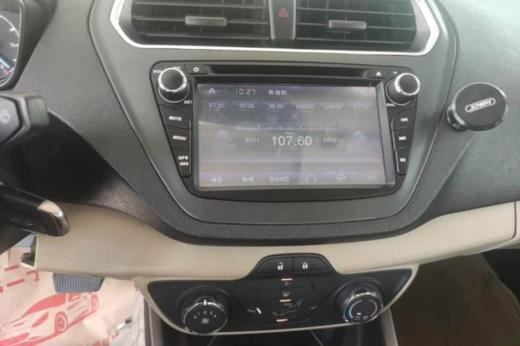 Used Ford Escort 2015 1.5L Automatic Comfort Edition Audio And AC Panel