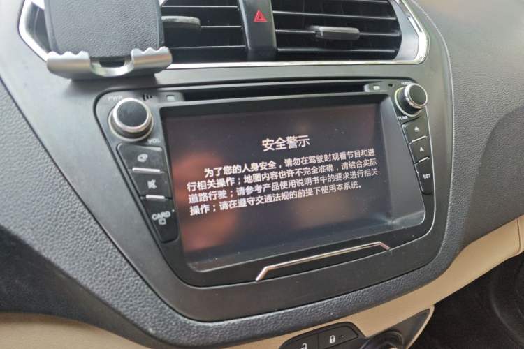 Used Ford Escort 2015 1.5L Automatic Comfort Edition Audio And AC Panel