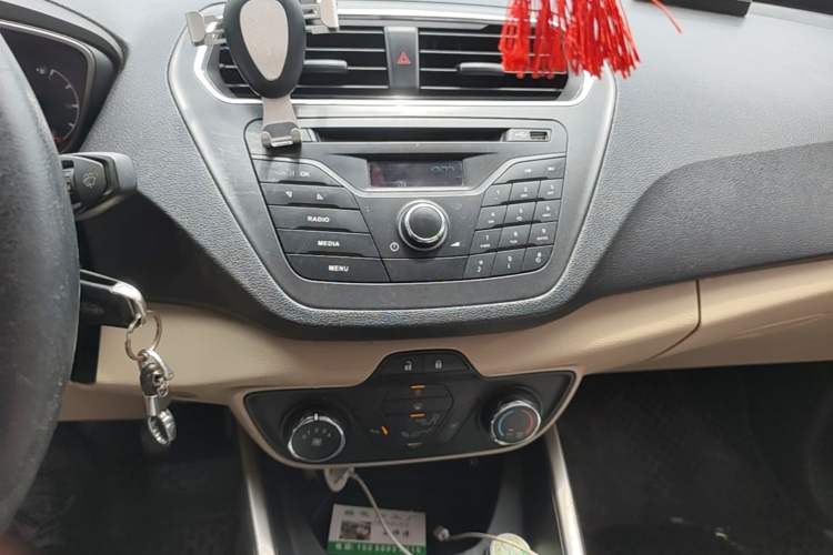 Used Ford Escort 2015 1.5L Manual Comfort Model Audio And AC Panel