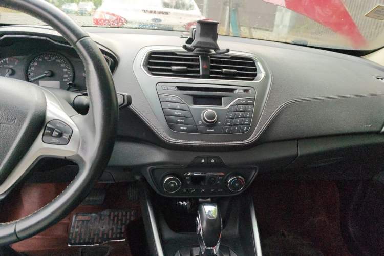 Used Ford Escort 2015 1.5L Automatic Fashion Model Audio And AC Panel