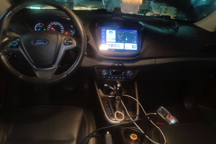 Used Ford Escort 2015 1.5L Automatic Fashion Model Center Console