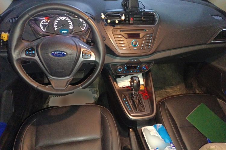 Used Ford Escort 2015 1.5L Automatic Fashion Model Center Console