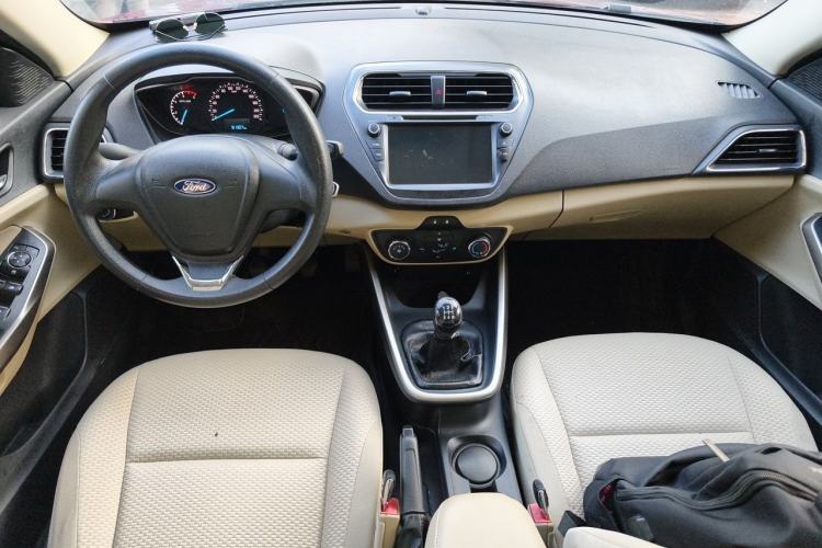 Used Ford Escort 2015 1.5L Manual Comfort Model Center Console