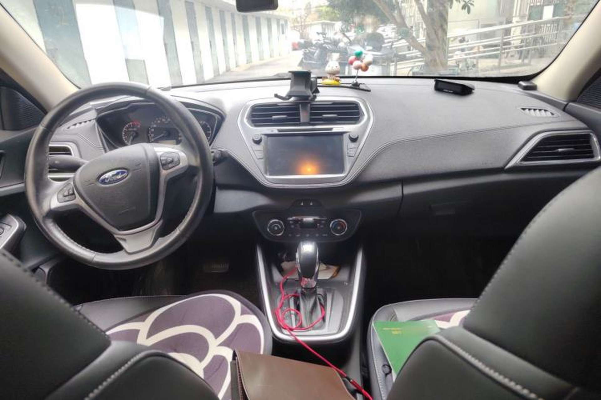 Used Ford Escort 2015 1.5L Automatic Fashion Model Center Console