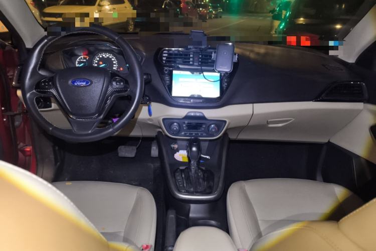 Used Ford Escort 2015 1.5L Automatic Fashion Model Center Console