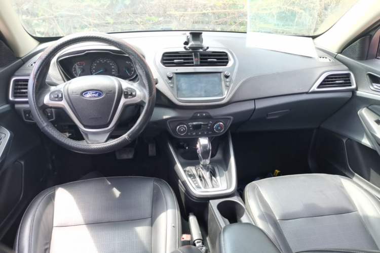 Used Ford Escort 2015 1.5L Automatic Fashion Model Center Console