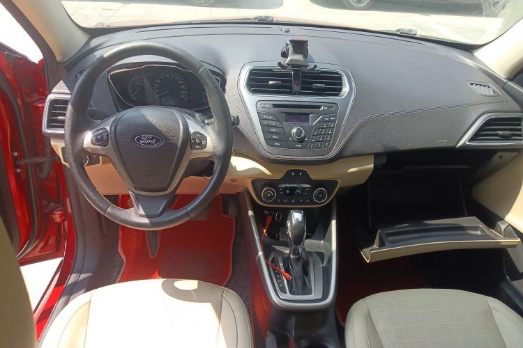 Used Ford Escort 2015 1.5L Automatic Fashion Model Center Console