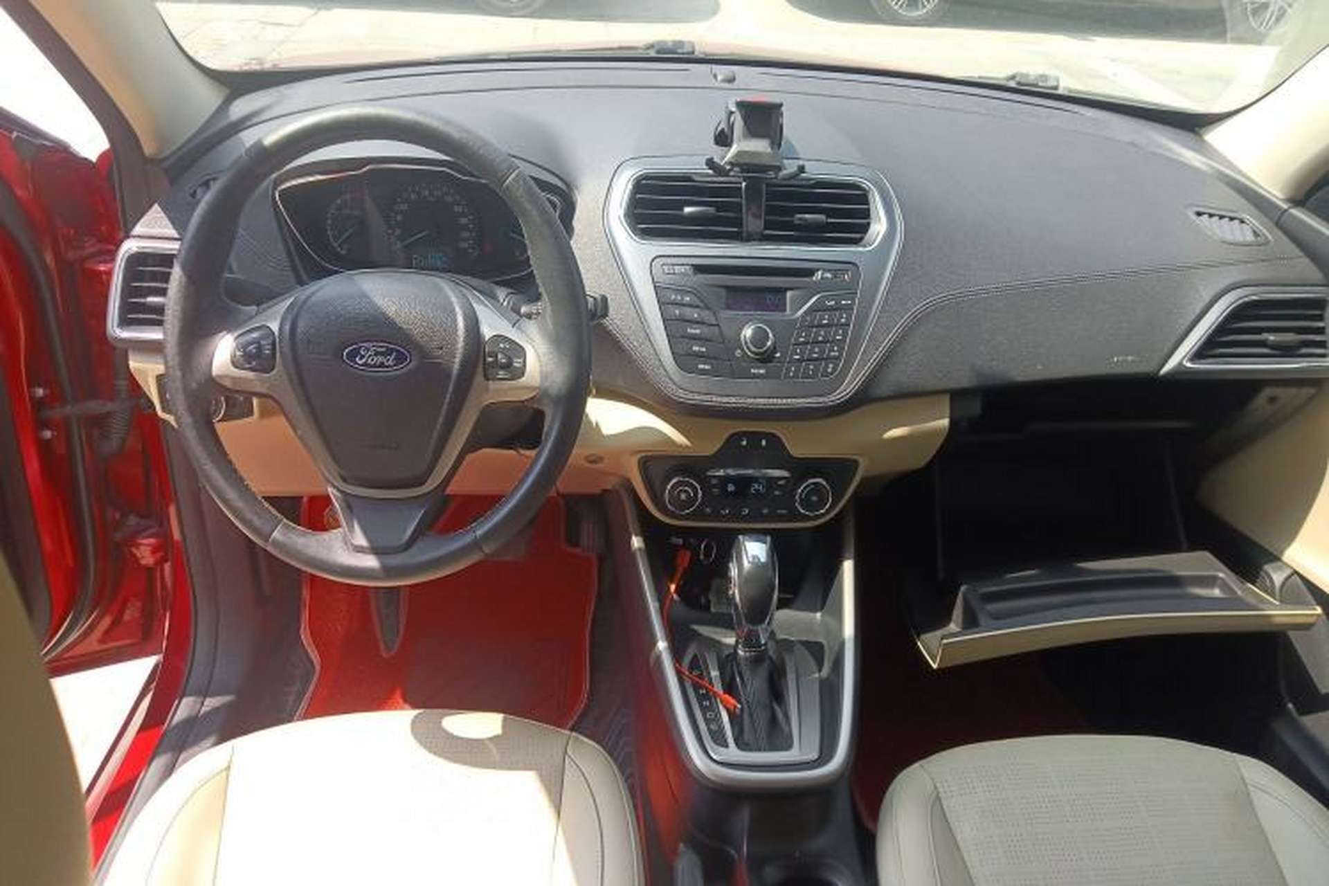 Used Ford Escort 2015 1.5L Automatic Fashion Model Center Console
