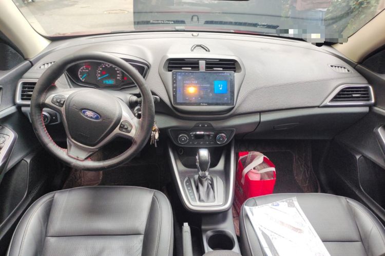 Used Ford Escort 2015 1.5L Automatic Fashion Model Center Console