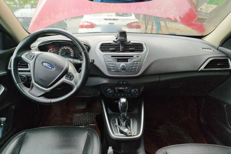 Used Ford Escort 2015 1.5L Automatic Fashion Model Center Console