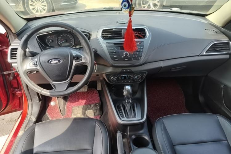 Used Ford Escort 2015 1.5L Automatic Fashion Model Center Console