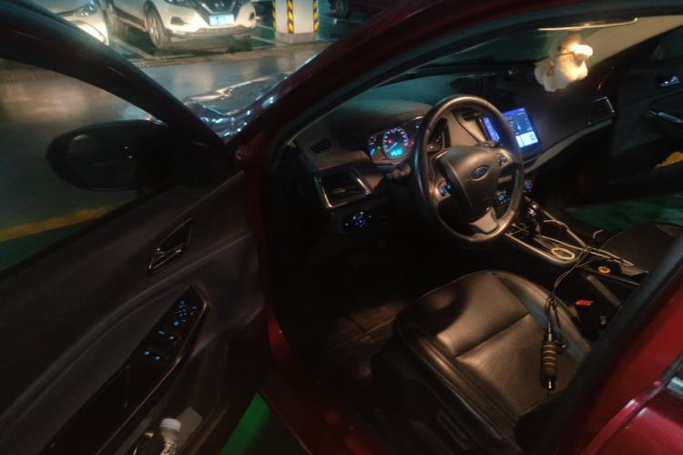 Used Ford Escort 2015 1.5L Automatic Fashion Model Driver Seat