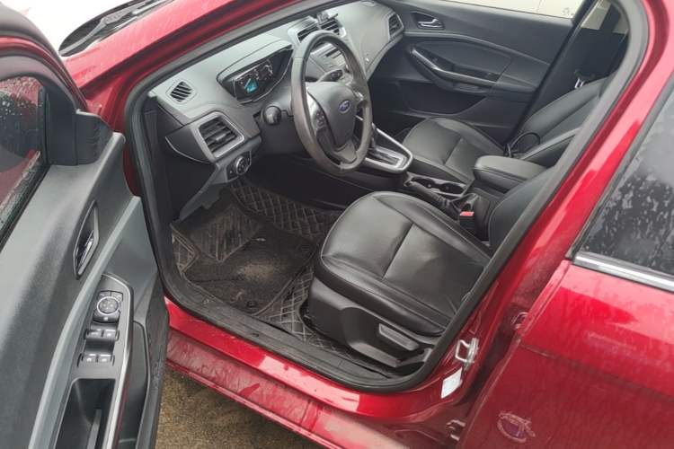 Used Ford Escort 2015 1.5L Automatic Fashion Model Driver Seat