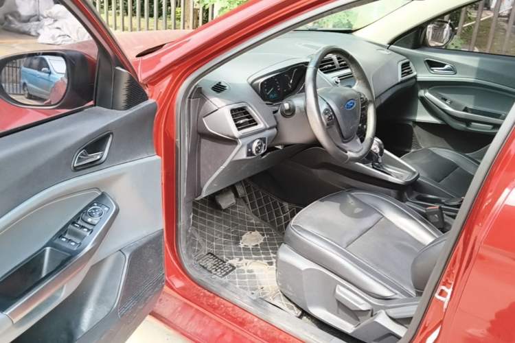 Used Ford Escort 2015 1.5L Automatic Fashion Model Driver Seat