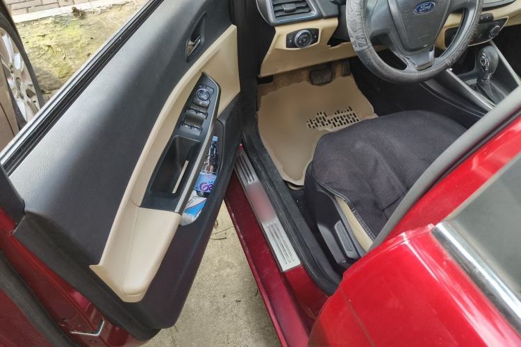 Used Ford Escort 2015 1.5L Automatic Comfort Edition Driver Seat