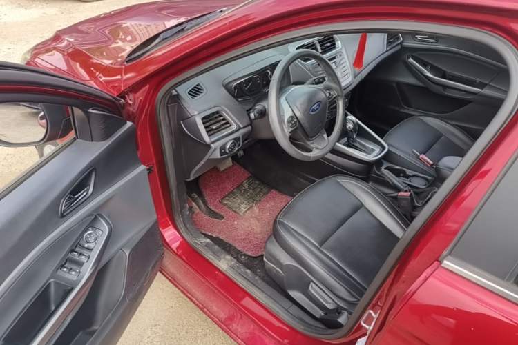 Used Ford Escort 2015 1.5L Automatic Fashion Model Driver Seat