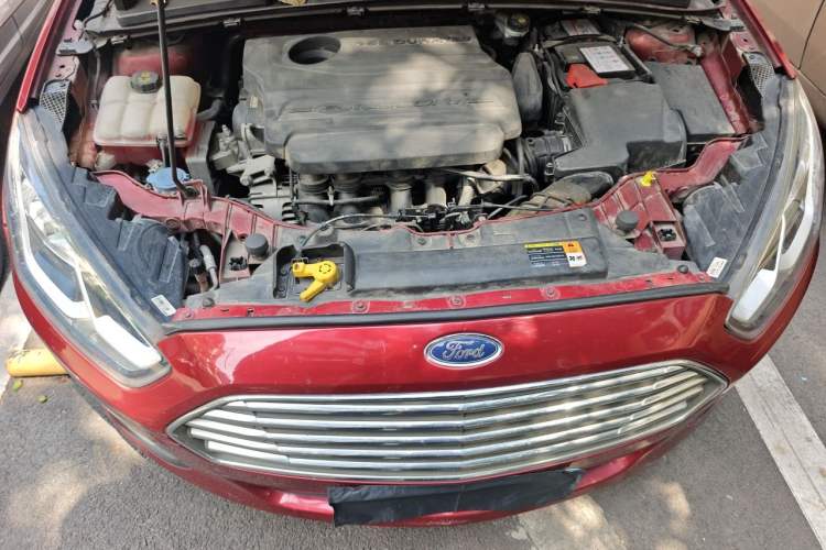 Used Ford Escort 2015 1.5L Automatic Comfort Edition Engine Bay