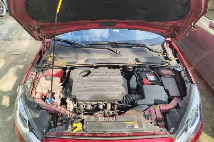 Used Ford Escort 2015 1.5L Automatic Comfort Edition Engine Bay