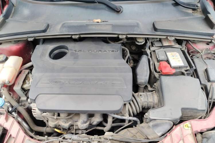 Used Ford Escort 2015 1.5L Automatic Fashion Model Engine Bay