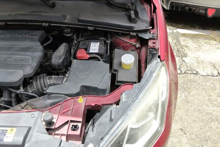 Used Ford Escort 2015 1.5L Automatic Comfort Edition Engine Bay Left
