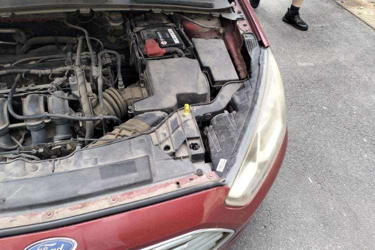 Used Ford Escort 2015 1.5L Manual Comfort Model Engine Bay Left