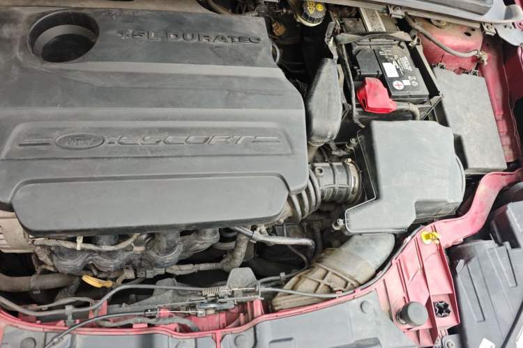Used Ford Escort 2015 1.5L Automatic Comfort Edition Engine Bay Left