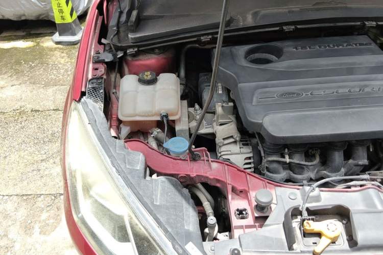 Used Ford Escort 2015 1.5L Automatic Comfort Edition Engine Bay Right