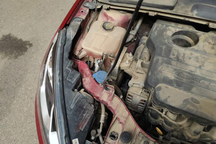 Used Ford Escort 2015 1.5L Automatic Comfort Edition Engine Bay Right