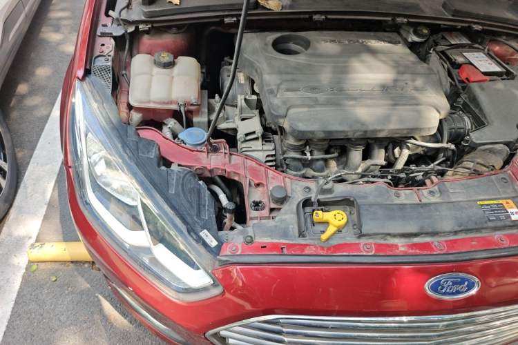 Used Ford Escort 2015 1.5L Automatic Comfort Edition Engine Bay Right