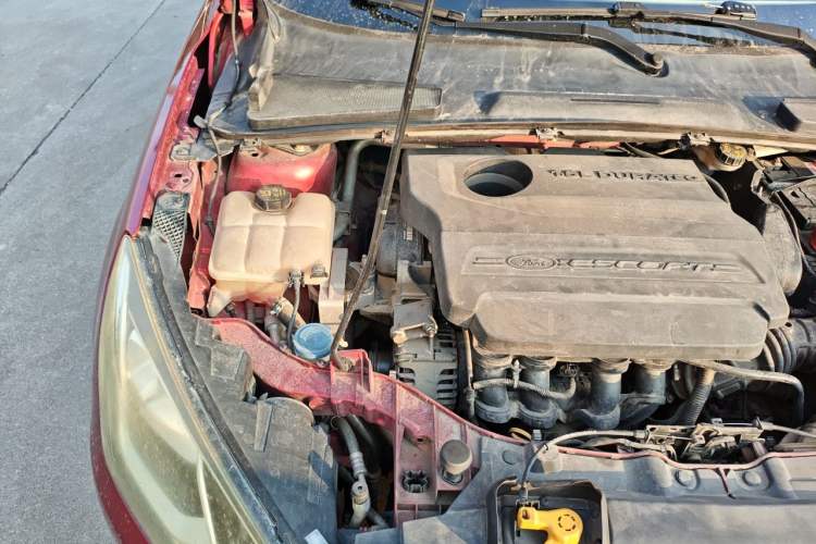 Used Ford Escort 2015 1.5L Automatic Comfort Edition Engine Bay Right