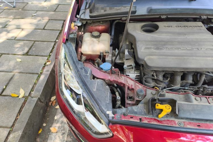 Used Ford Escort 2015 1.5L Manual Fashion Edition Engine Bay Right
