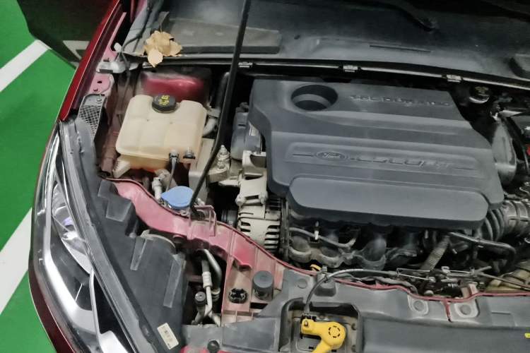 Used Ford Escort 2015 1.5L Automatic Comfort Edition Engine Bay Right