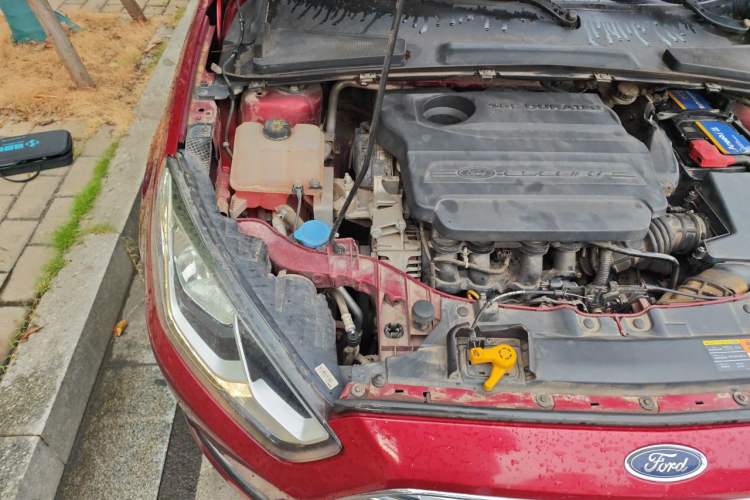Used Ford Escort 2015 1.5L Automatic Fashion Model Engine Bay Right