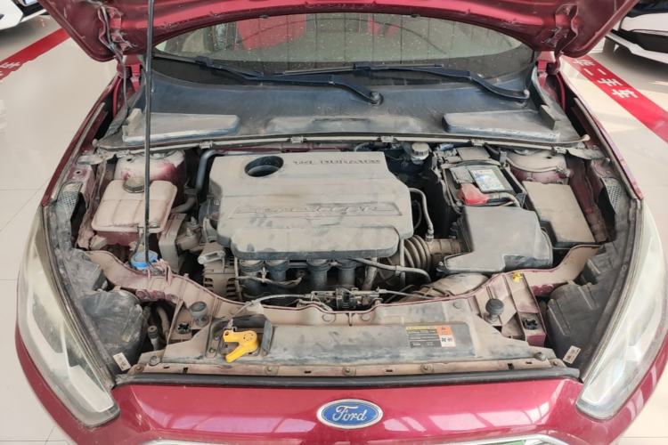 Used Ford Escort 2015 1.5L Manual Fashion Edition Engine Bay