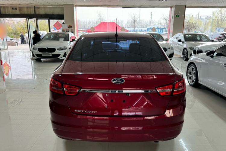 Used Ford Escort 2015 1.5L Automatic Fashion Model Exterior 1