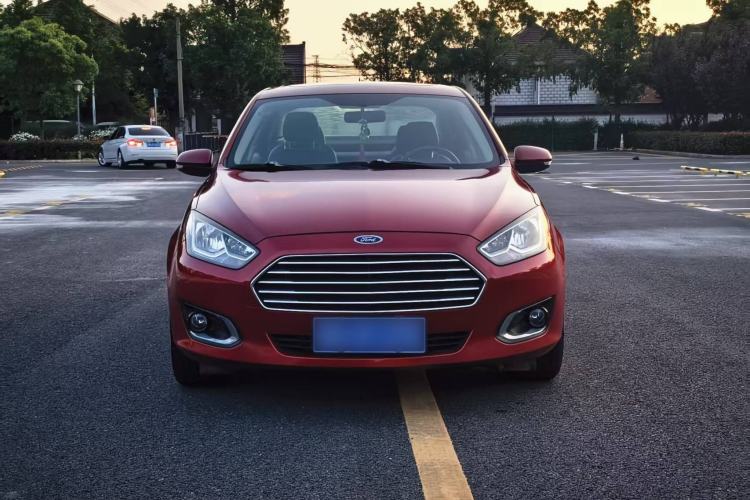 Used Ford Escort 2015 1.5L Automatic Fashion Model Exterior 1
